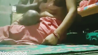 Pijat Payudara Amatir Mengarah Pada Handjob Dan Cumshot