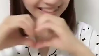 Kompilasi Tiktok Yang Menampilkan Pertunjukan Sensual Ema Ita.