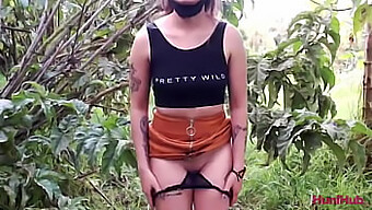 Publicly Peeing Latina Flashes In The Great Outdoors