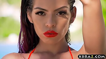 Las Tetas Grandes De Yurizan Beltran Rebotan Durante Una Escena Anal Intensa