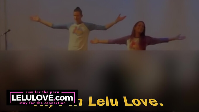 Η Πρώτη Μη Ενήλικη Ζωντανή Εμφάνιση Της Lelu Love: Μια Εμπειρία Πισωκολλητό Για Ένα Ζευγάρι